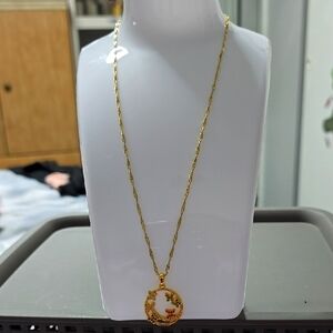 Gold Pendant Necklace